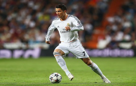 开云在线赛事平台-跨界狂想，当尼克斯巅峰对决北京队，东契奇在F1街道赛接管比赛