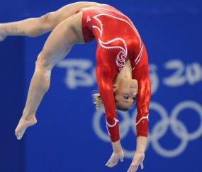 世界杯2026-巴黎压哨绝杀背后的隐形主宰，哈兰德如何一手掌控比赛走势