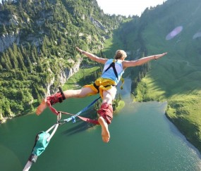 开云在线赛事平台-新疆队最后时刻击败浙江队，字母哥成为关键先生