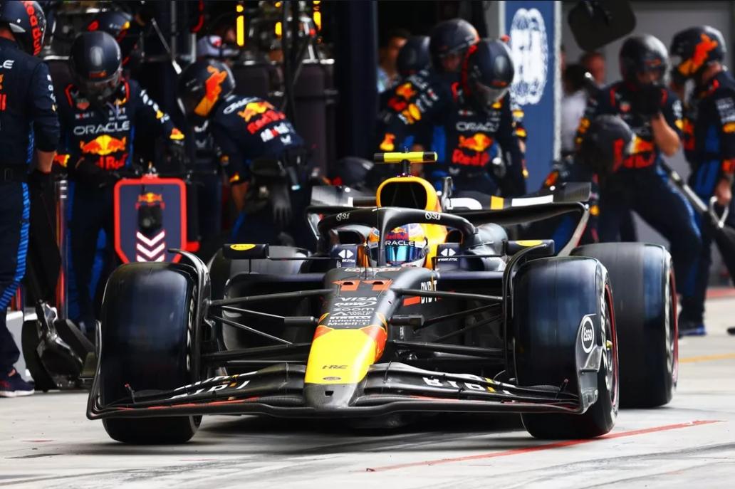 哈斯车队完胜梅赛德斯，佩雷兹点燃赛场