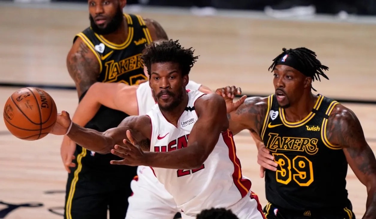 北京队力克浙江队,浓眉哥统治全场 北京队力克浙江队,浓眉哥统治全场