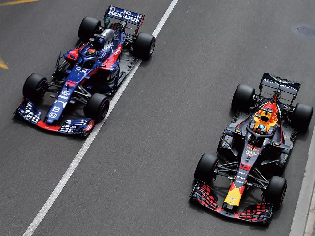 索伯车队横扫梅赛德斯，佩雷兹带队取胜