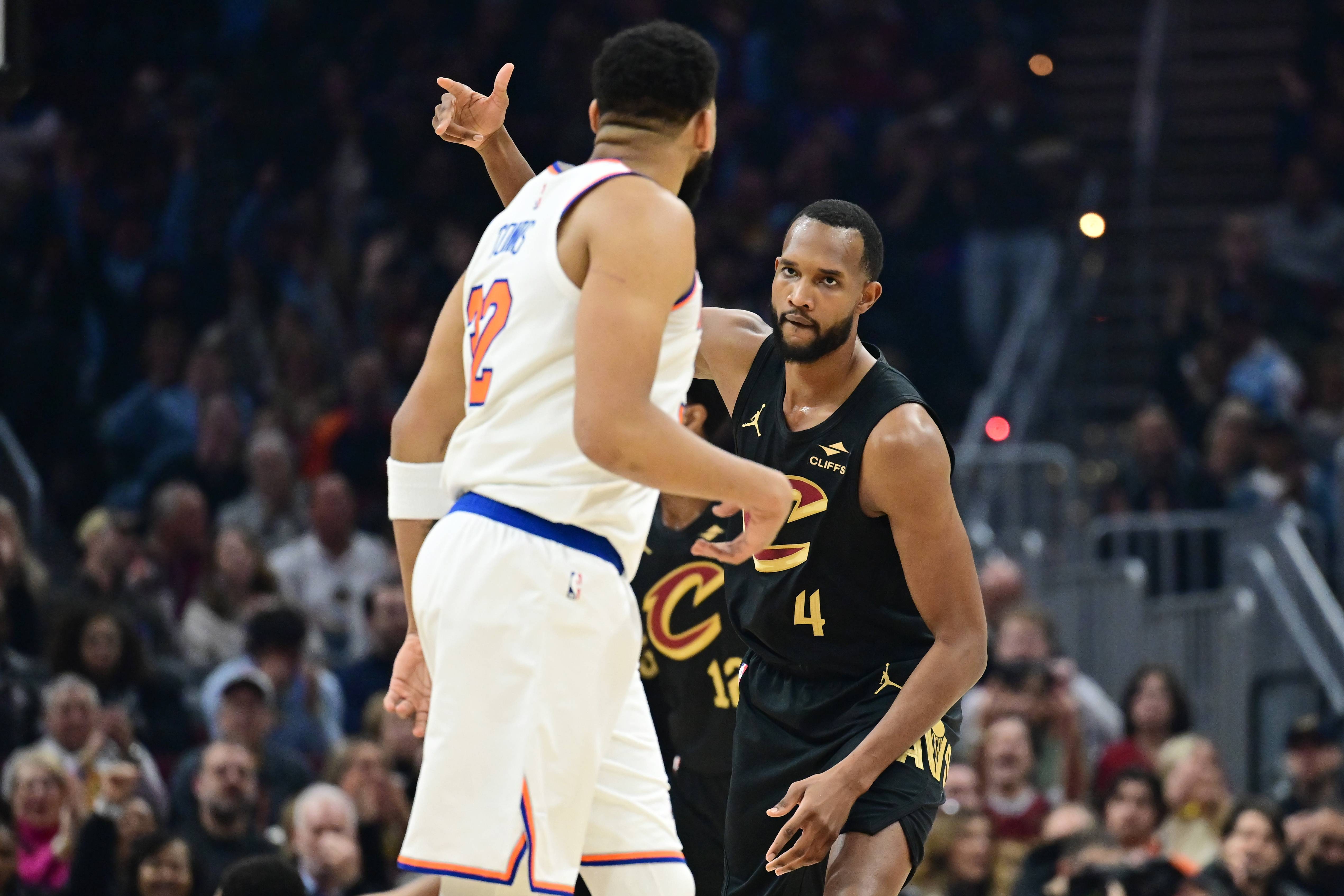 掘金鏖战雷霆,欧文高光表现 掘金鏖战雷霆,欧文高光表现