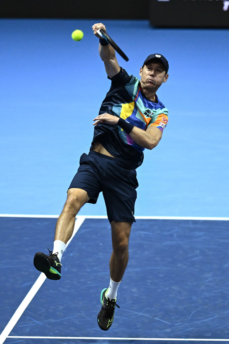 法国网球队完胜西班牙网球队,费德勒完成帽子戏法 法国网球队完胜西班牙网球队,费德勒完成帽子戏法