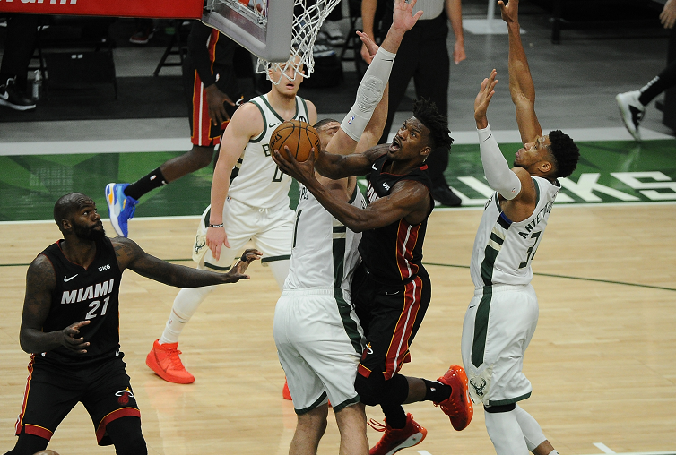 吉林队碾压北京队，莫兰特关键制胜