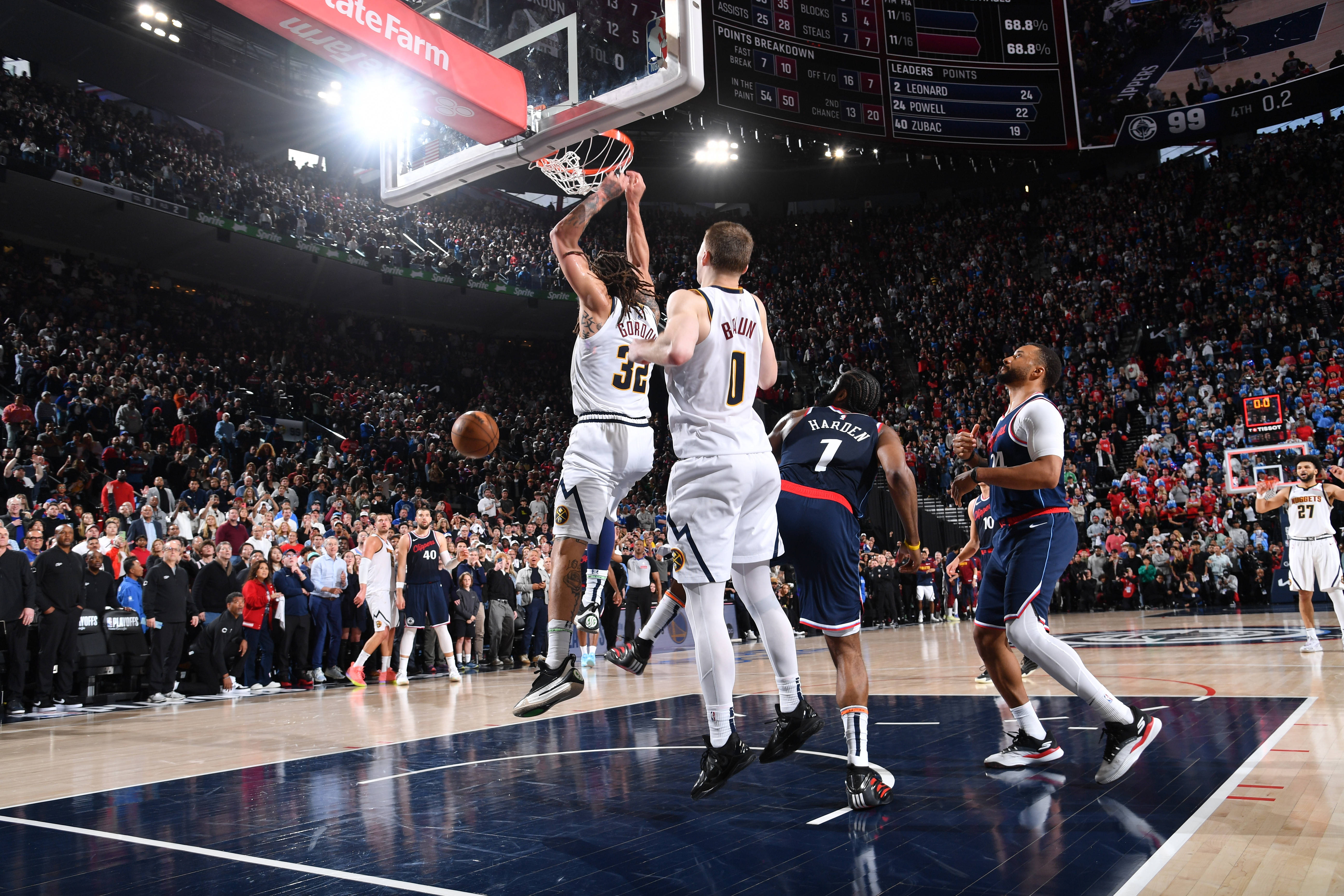 科隆队客场绝杀,球员状态亮眼 科隆队客场绝杀,球员状态亮眼