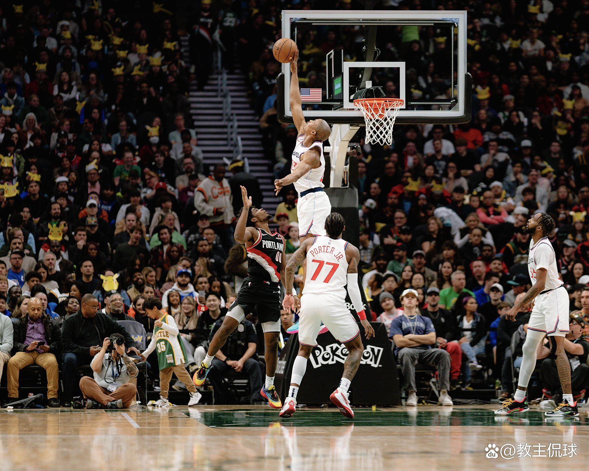 科隆队客场绝杀,球员状态亮眼 科隆队客场绝杀,球员状态亮眼