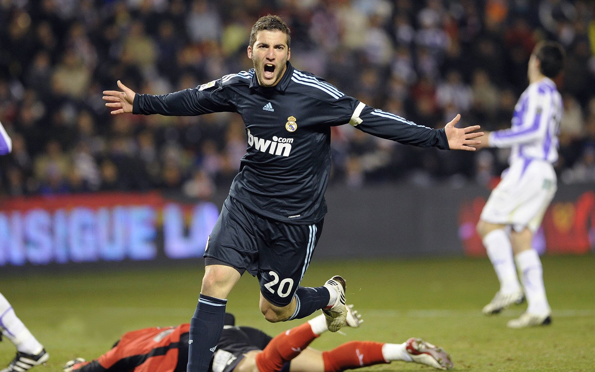 罗马带走摩洛哥,布鲁诺展现巨星价值,改写地中海足球版图