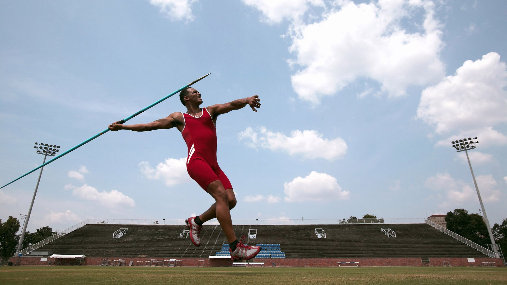 从深圳队收割广东队到贝恩扛起全队，一场战术革命与个人英雄主义的交响