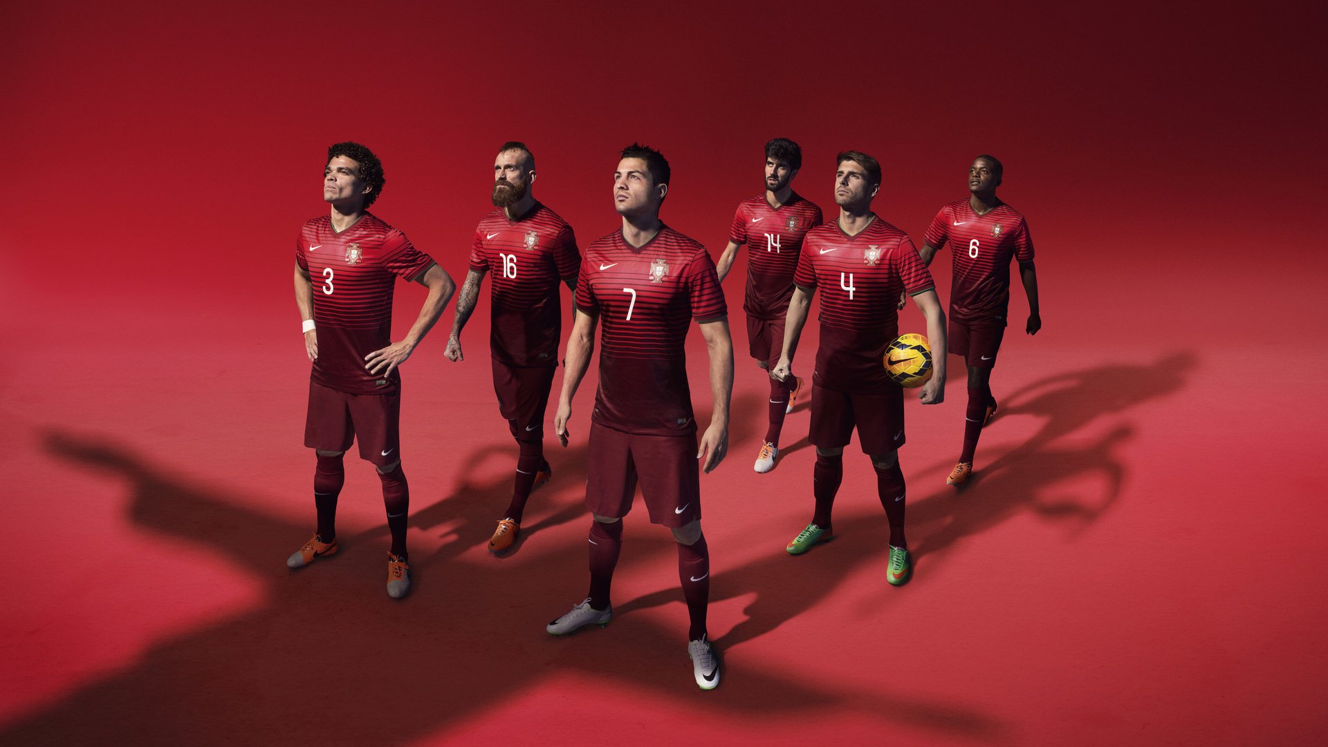 比利亚雷亚尔决胜局带走芬兰，劳塔罗成为关键先生